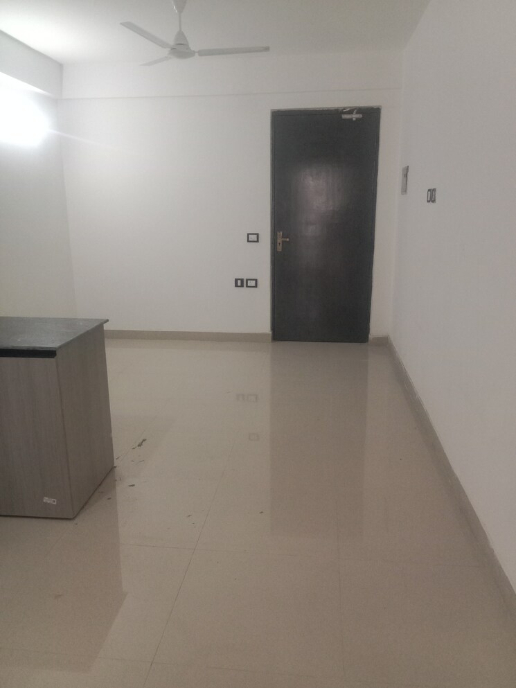 Room, rof-alante 3 Bedroom 750 Sq.Ft. Apartment In Sector 108 Gurgaon 8800140