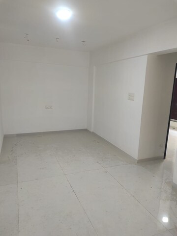 Room in 2 BHK Apartment at Goregaon West View CHS, Goregaon West – for Rent
