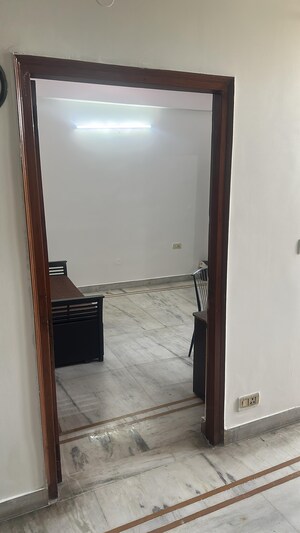 Room in 4 BHK Apartment at Godrej Woods, Sector 43 – for Sale