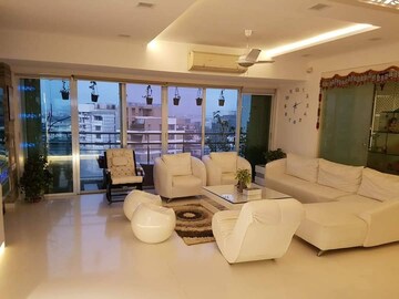 Living Room in 3 BHK Apartment at Lodha Amara, Kolshet Road – for Rent