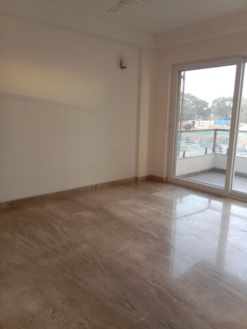 Room in 3 BHK Apartment at Adani Oyster Arcade, Sector 102 – for Rent
