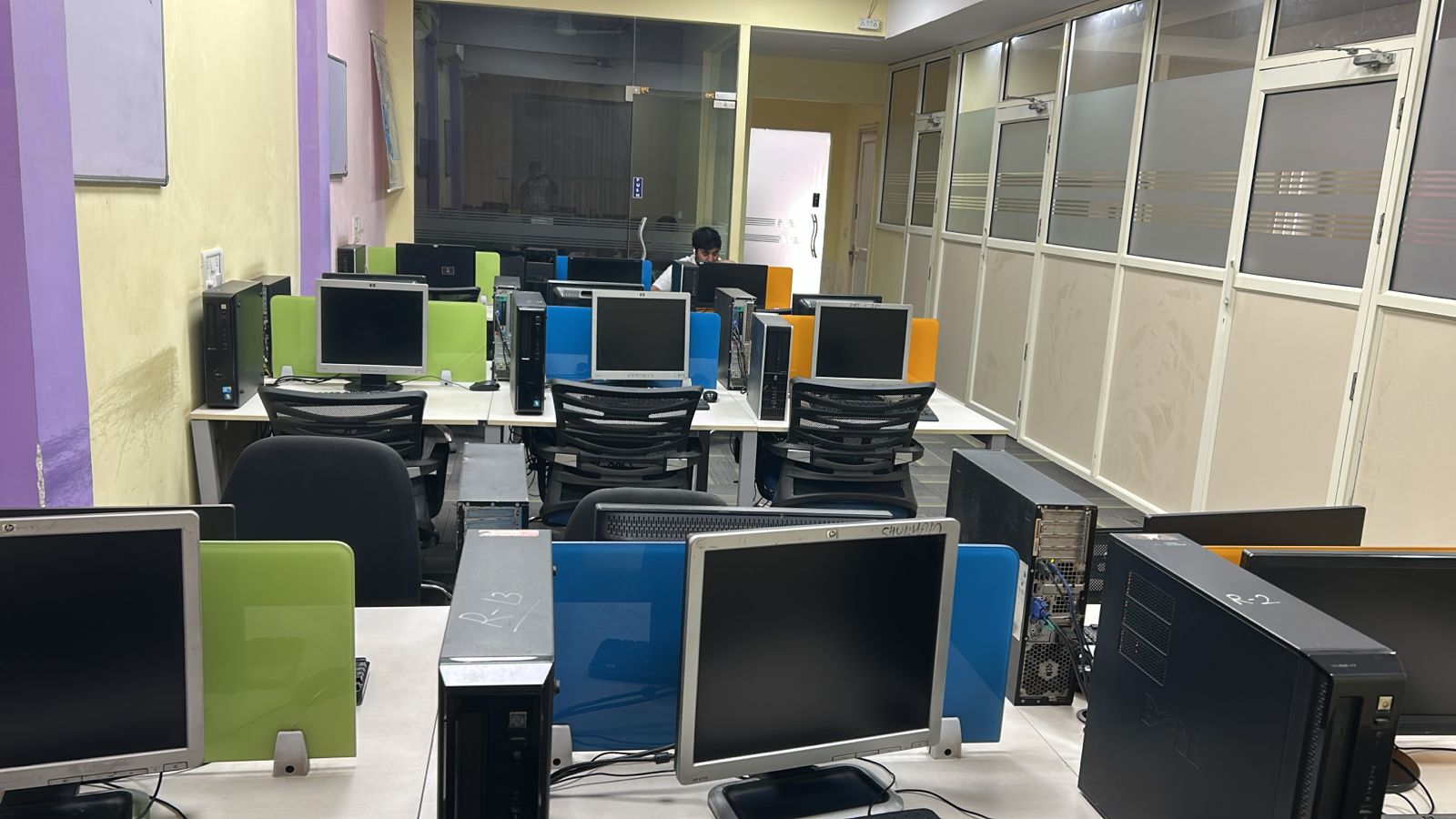 Office Space For Rent in JMD Megapolis