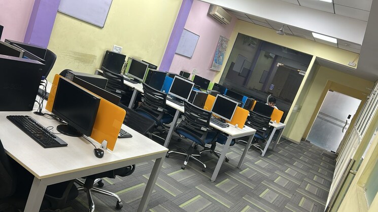 Team Area, jmd-megapolis Commercial Office Space 2500 Sq.Ft. In Sector 48 Gurgaon 8800213