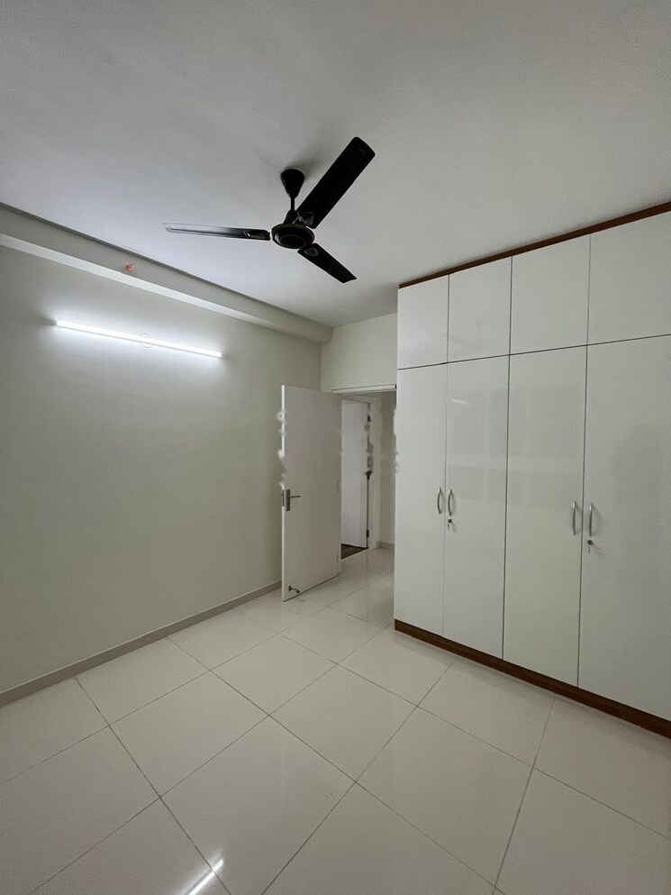 Room, godrej-aqua 3 Bedroom 1461 Sq.Ft. Apartment In International Airport Road Bangalore 8800222