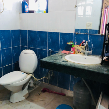 Team Area in 1.5 BHK Villa at Sector 22b – for Rent