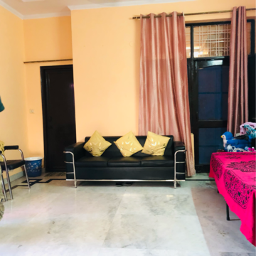 Bedroom in 1.5 BHK Villa at Sector 22b – for Rent