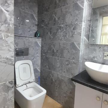 Bathroom in 3 BHK Builder Floor at Shalimar Bagh BH West Block RWA, Shalimar Bagh – for Rent
