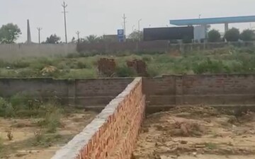 Plot For Sale in Dankaur