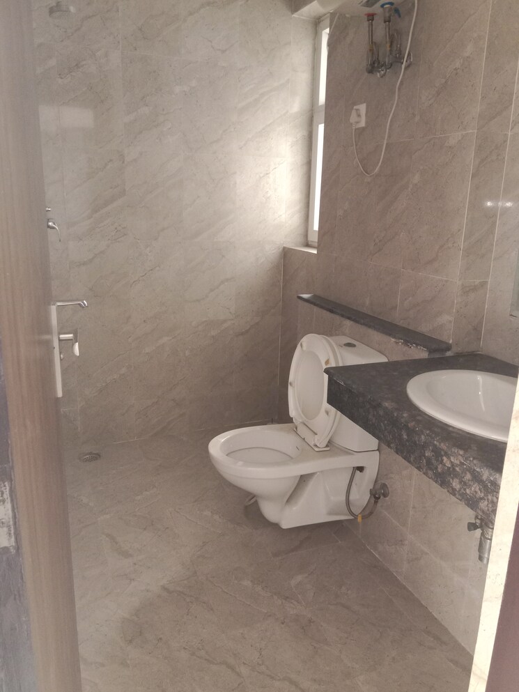 Bathroom, shapoorji-pallonji-joyville-gurgaon 3 Bedroom 1692 Sq.Ft. Apartment In Sector 102 Gurgaon 8800287