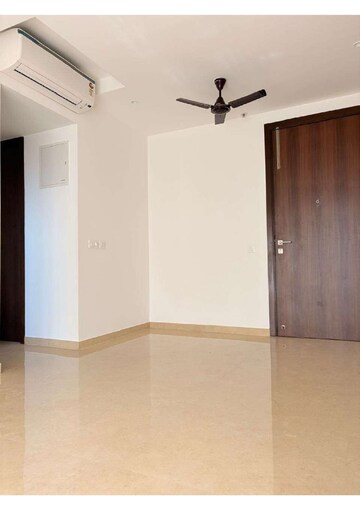 Room in 1 BHK Apartment at Hiranandani Highland, Powai – for Rent