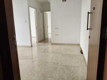 Room in 2 BHK Apartment at Hiranandani Delanna, Ghodbunder Road – for Rent