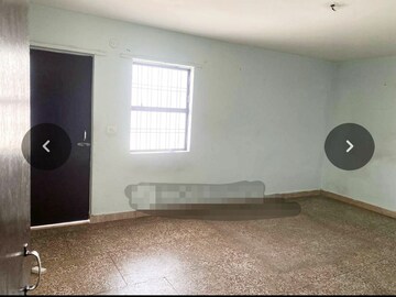 Room in 3 BHK Builder Floor at Sector 21b – for Rent