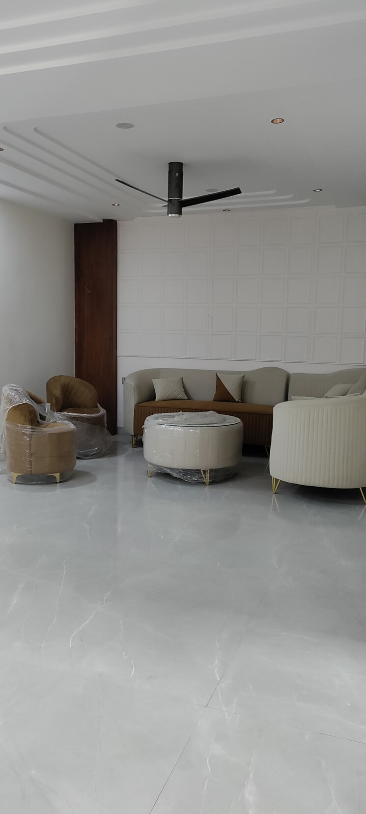 Living Room, sector 85 4 Bedroom 350 Sq.Yd. Builder Floor In Sector 85 Faridabad 8800306