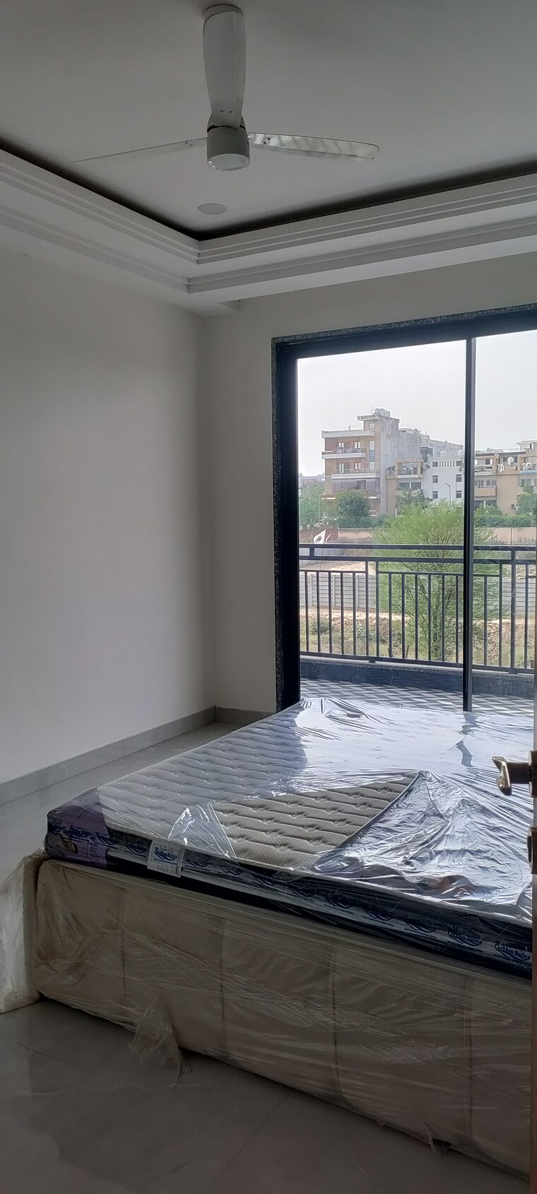 Room, sector 85 4 Bedroom 350 Sq.Yd. Builder Floor In Sector 85 Faridabad 8800306