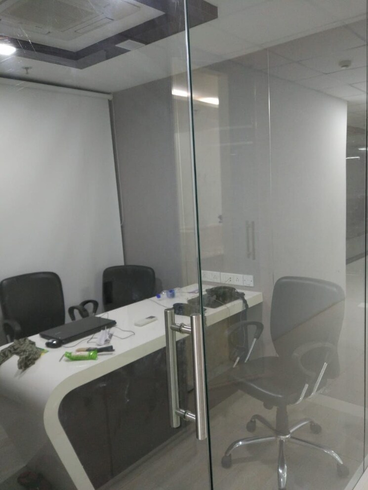 Team Area, twin-complex Commercial Office Space 1450 Sq.Ft. In Andheri East Mumbai 8800289