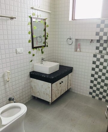 Master Bedroom in 2 BHK Builder Floor at RWA Apartments, Sector 31 – for Rent