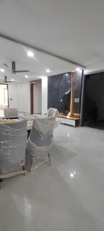Living Room in 4 BHK Builder Floor at Sector 85 – for Sale