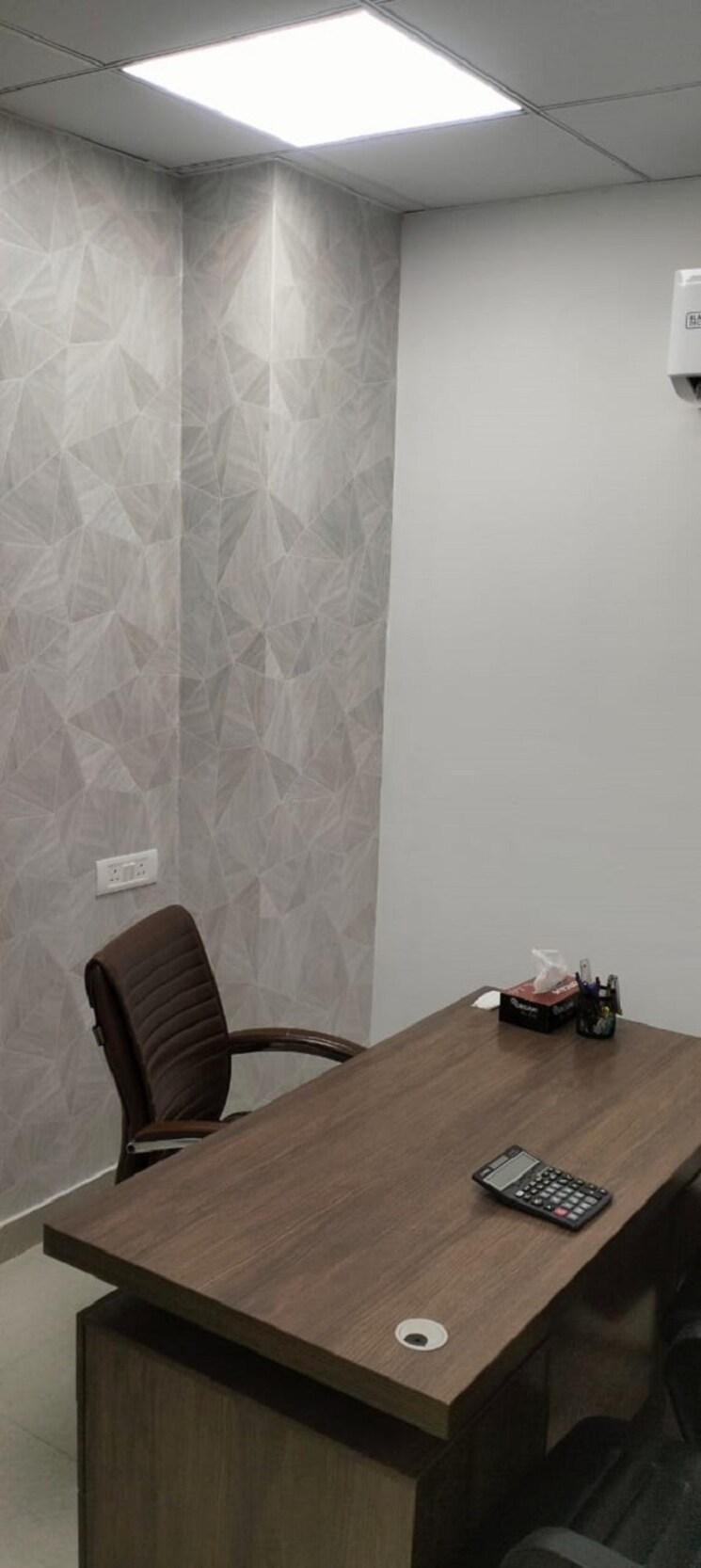 Bathroom, sector 63 Commercial Office Space 2200 Sq.Ft. In Sector 63 Noida 8800331