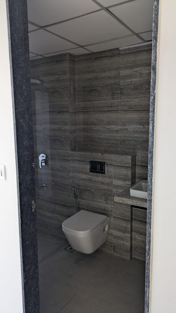 Bathroom, runwal-nirvana 2 Bedroom 758 Sq.Ft. Apartment In Parel Mumbai 8800361