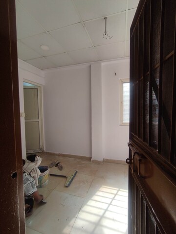 Bathroom in 1 BHK Apartment at RWA Metro Apartments, Sector 71 – for Rent