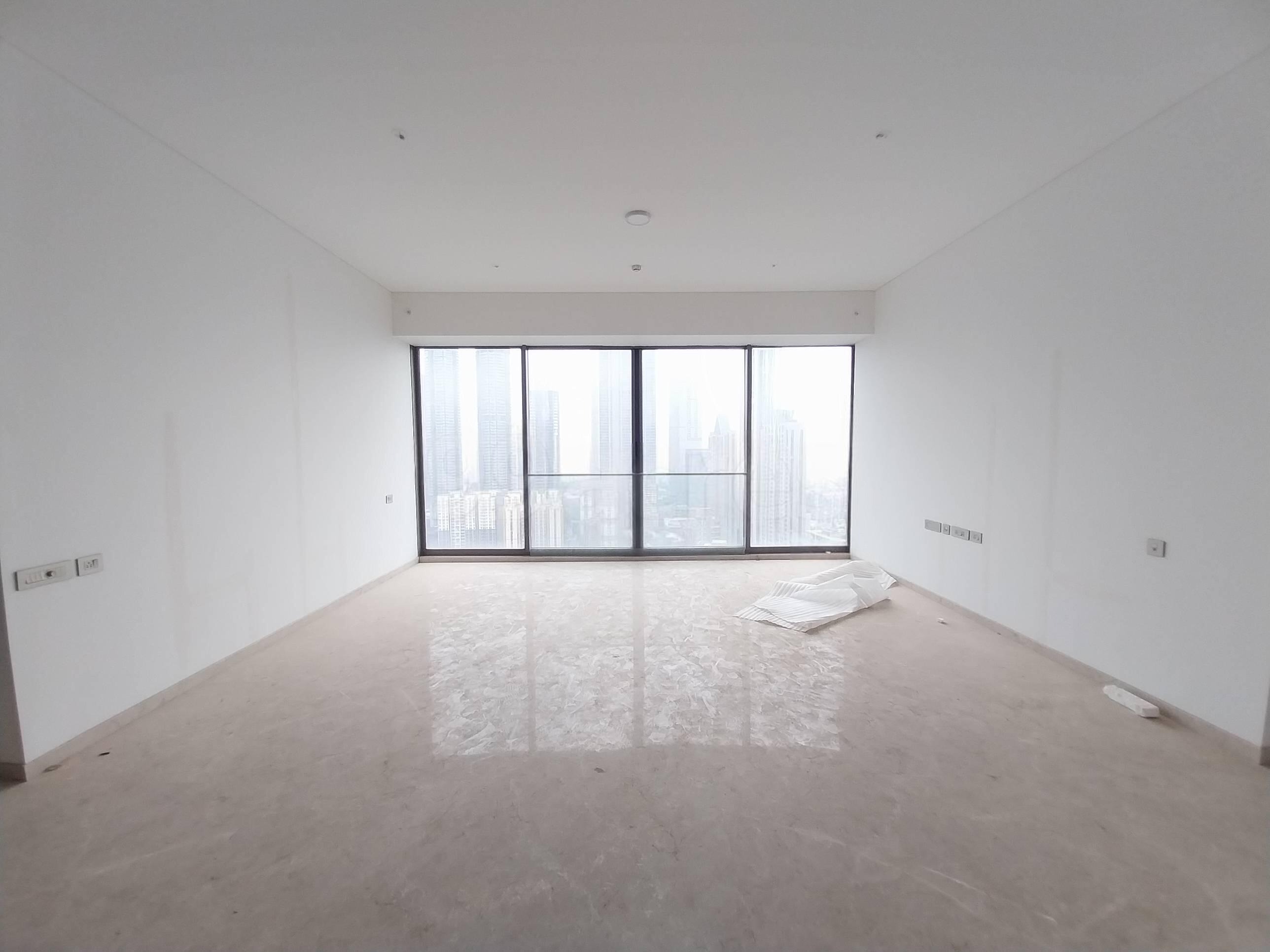 4 BHK + Servant Room Apartment For Rent in Rustomjee Crown