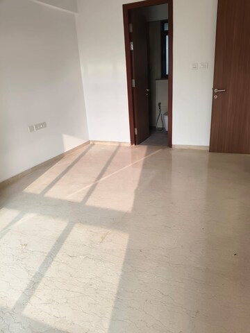 Room in 2 BHK Apartment at Hiranandani Highland, Powai – for Rent