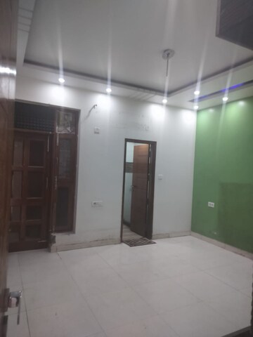 Room in 2 BHK Apartment at Evershine Apartments, Vikas Puri – for Sale