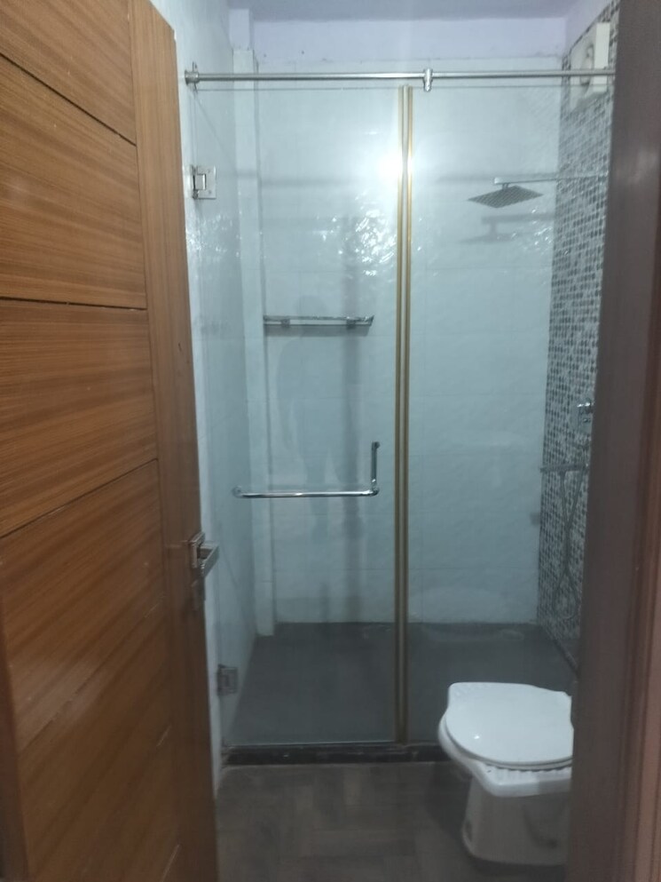 Bathroom, gulmohar-apartments-bodella 3 Bedroom 1200 Sq.Ft. Apartment In Vikas Puri Delhi 8641689