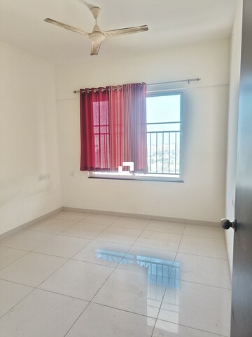 Room in 3 BHK Apartment at Kolte Patil Life Republic, Hinjewadi – for Rent