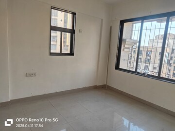 Room in 2 BHK Apartment at Lake Florence, Powai – for Rent