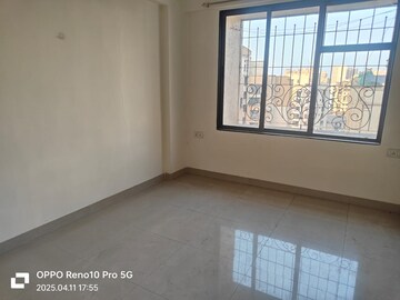 Room in 2 BHK Apartment at Lake Florence, Powai – for Rent