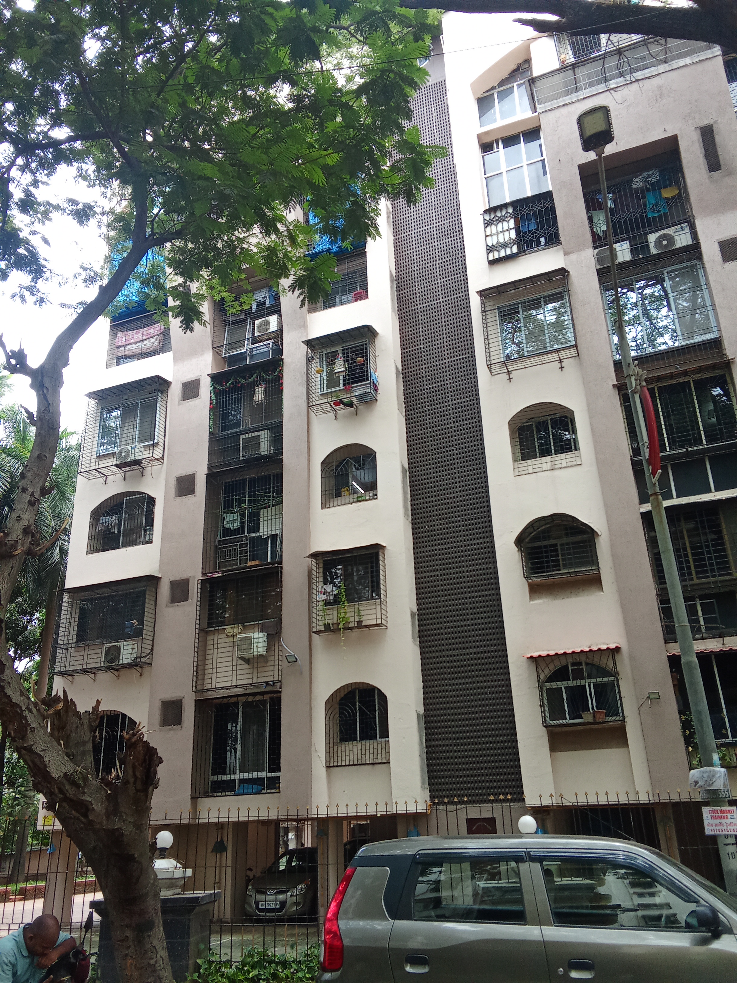 2 BHK Apartment For Rent in Raj Castle CHS