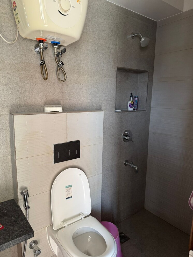 Bathroom, housing-board-colony-sector-51 3 Bedroom 2150 Sq.Ft. Builder Floor In Sector 51 Gurgaon 8800532