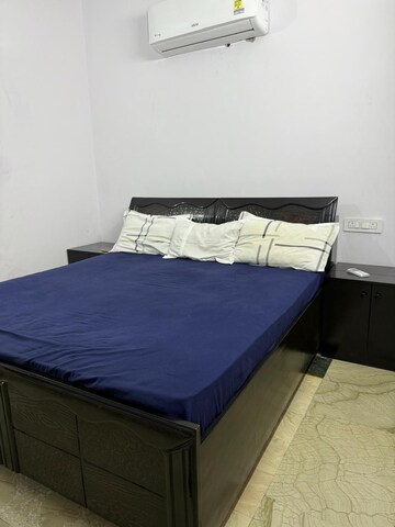Bedroom in 2 BHK Builder Floor at Sector 36 – for Rent