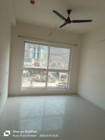 Room in 2 BHK Apartment at Godrej Green Cove, Mahalunge – for Rent