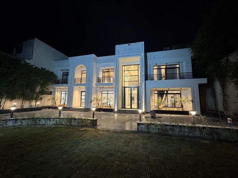 Exterior View, sainik farm 6 Bedroom 16200 Sq.Ft. Builder Floor In Sainik Farm Delhi 8800555