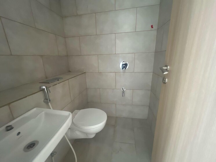 Bathroom, rustomjee-crown 4 Bedroom 2132 Sq.Ft. Apartment In Prabhadevi Mumbai 8800529