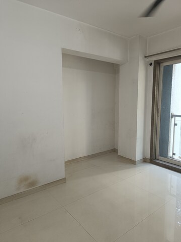 Room in 3 BHK Apartment at Nexus Hyde Park Residency, Manpada – for Rent