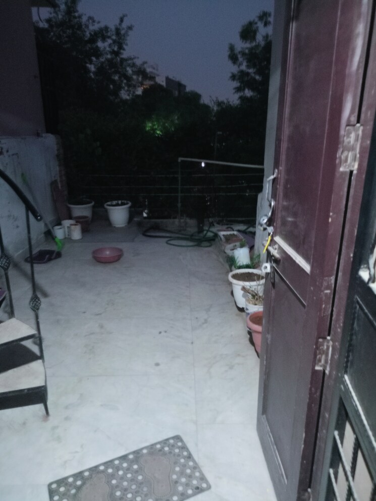 Balcony, sector 40 2 Bedroom 54 Sq.Yd. Independent House In Sector 40 Gurgaon 8800658