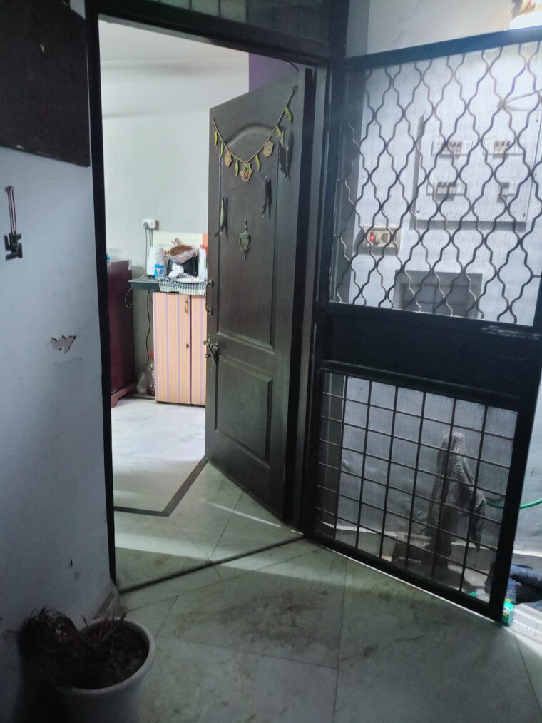 Room, sector 40 2 Bedroom 54 Sq.Yd. Independent House In Sector 40 Gurgaon 8800658