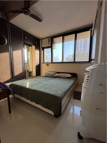 Bedroom in 2 BHK Apartment at Worli Naka – for Rent
