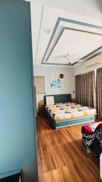 Bedroom in 2 BHK Apartment at Omkar Alta Monte, Malad East – for Rent