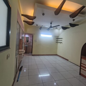 Room in 2 BHK Apartment at Chatrapati Nagar – for Rent