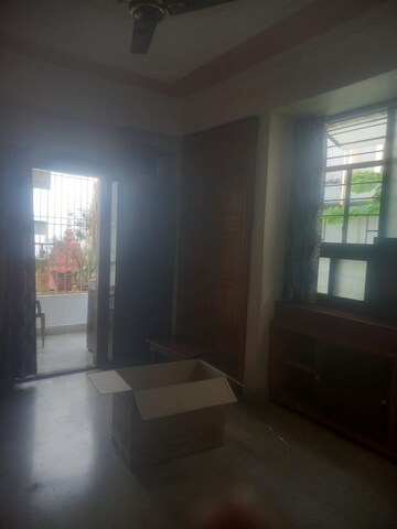 Living Room in 3 BHK Apartment at Fraser Road Area – for Rent