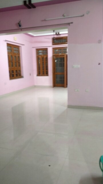 Room in 1.5 BHK Independent House at Gomti Nagar – for Rent