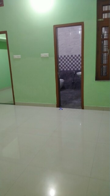 Room in 1.5 BHK Independent House at Gomti Nagar – for Rent