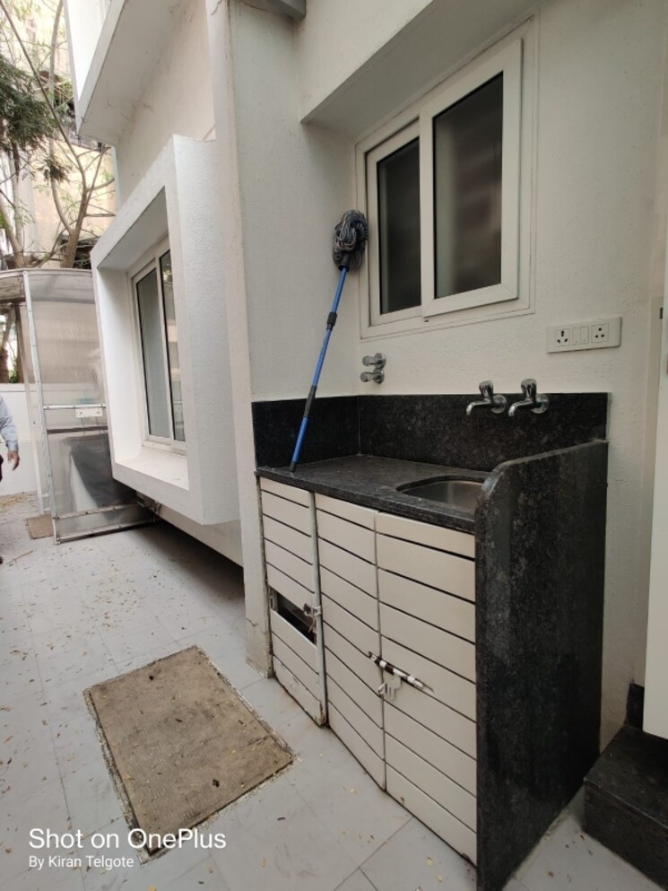 Bathroom, triveni-apartments-model-colony 2 Bedroom 1000 Sq.Ft. Apartment In Model Colony Pune 8800718