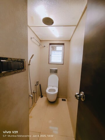 Master Bedroom in 2 BHK Apartment at Worli – for Rent