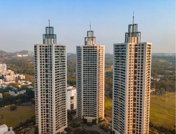 2.5 BHK Apartment For Sale in Oberoi Realty Woods, Goregaon East