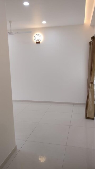 Room in 3 BHK Apartment at LnT Raintree Boulevard, Hebbal – for Rent